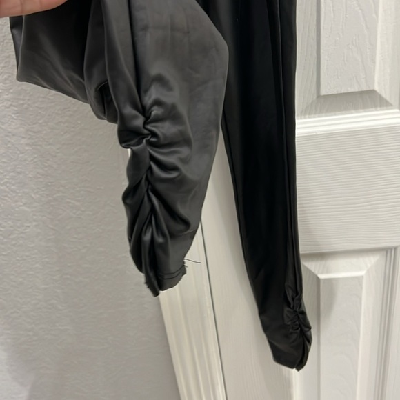 Windsor‎ black pleather stretchy leggings size small - Picture 3 of 5